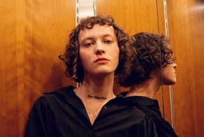 Рэпера Шарлота, задержанного за публичные оскорбления России, проверят на вменяемость - у него подозревают биполярное расстройство