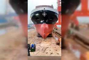 Залипательный спуск кораблей на воду