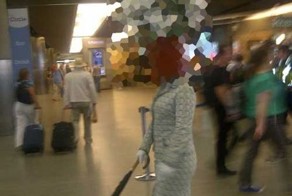 Странный головной убор (4 фото)