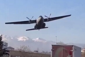 Аварийная посадка военного транспортника ВВС Турции попала на видео