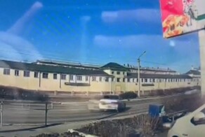 Гонщик на Тойоте Марк2 не успел найти свой столб и оставил ребёнка без родителей