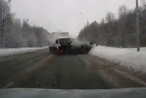 Взорвалось колесо?