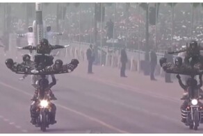 Забавный военный парад в Индии