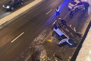 Уходя от ДТП упал с моста