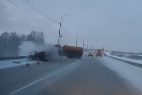 Жуткое столкновение Камаза и Туарега