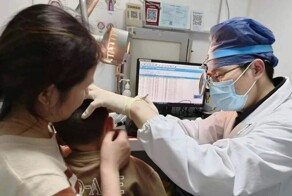 Реакция детей, впервые услышавших мир благодаря генной терапии