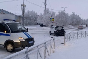 Помощница судьи протаранила конвойную машину в Салехарде