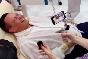 На выставке ВДНХ в Москве мужчинам предложили почувствовать процесс родов