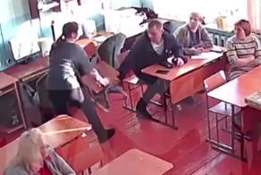 «Взяла стул и полетела на меня»: в Красноярском крае родители школьников устроили замес из-за драки детей