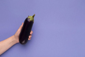 "Минус сантиметр": врач назвал дурную привычку, из-за которой мужской половой орган может уменьшиться