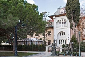 В Ялте предложили национализировать и отдать под ЗАГС виллу Софии Ротару