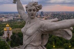 "Наша с вами мать так выглядеть не может": активист из Башкирии попросил закрыть "срамные места" памятника "Родина-мать"