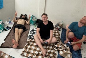 Участники группы "Би-2" опубликовали кадры из тайской тюрьмы