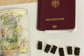 В Пулково задержали немца с мармеладными мишками с каннабисом