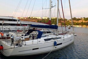 Россияне угнали яхту с Карибских островов, и пять лет катали на ней туристов в Крыму