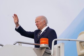 Короткий трап и спецагент для подстраховки от падений: что прячется за кулисами жизни Байдена в Белом доме
