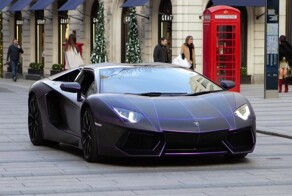 В джунглях Мьянмы нашли редкий спорткар Lamborghini Aventador