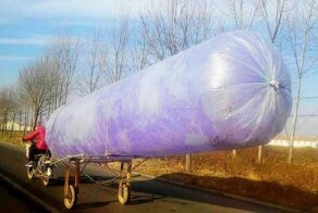 Почему в Пакистане природный газ перевозят в полиэтиленовых пакетах