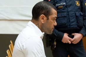 Легендарного бразильского футболиста Дани Алвеса приговорили к тюремному сроку за изнасилование