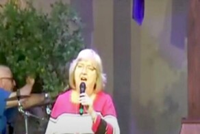 Дерево «напало» на барабанщика во время церковного песнопения