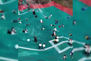 Аттракцион для тех, кому не хватает адреналина, придумали в Китае