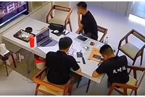 Парень выбрал идеальное время для чиха