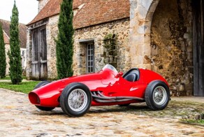 70-летний болид Формулы-1 Ferrari Tipo 625 выставили на аукцион