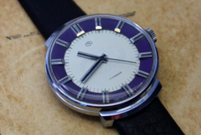 Найдите на часах эмблему Олимпиады-80. Вот же она!