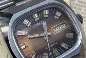 Первые в Советском Союзе кварцевые часы. Им почти полвека