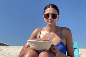 Когда решила спокойно перекусить на пляже