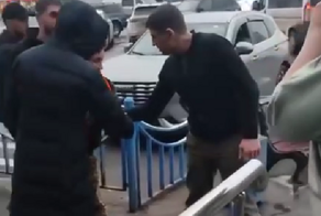 «Не надо на камеру снимать»: охранники столичного ТЦ избили женщину из-за подозрений в краже