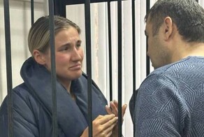 Блогера, пощекотавшего грудь памятника «Родина-мать», оставили в СИЗО