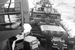 На ноль делить нельзя! А в море тем более