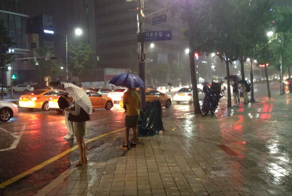 Почему в Сеуле страшно уснуть пьяным во время дождя