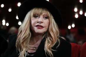 "Заслужила": Пугачёву просят признать иноагентом после её слов о нормальных людях, которые не собираются возвращаться в Россию