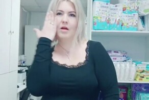 Жаркие видео снимает провизор в подсобке аптеки в Волгограде