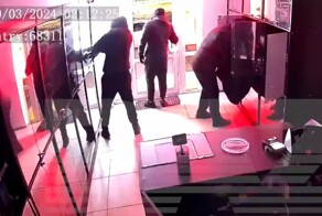 В Санкт-Петербурге грабители украли из магазина мешок электронных сигарет