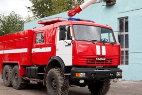 Госдума может разрешить машинам экстренных служб таранить неправильно припаркованные авто