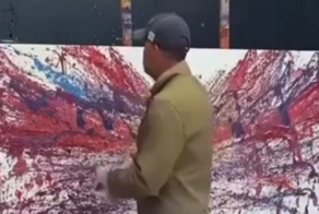 Художник с уникальной техникой
