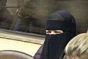 "Мы не забыли Норд-Ост": москвичи возмущены пассажирками в никабах