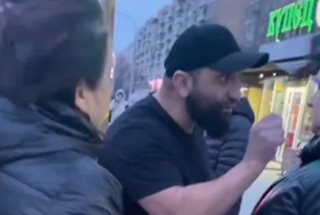 "Рот закрой! Пасть порву!": в Астрахани пассажирка сделала замечание водителю маршрутки - и нарвалась на угрозы и оскорбления
