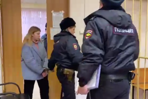 Бросившую в избирательный участок коктейль Молотова девушку отправили в СИЗО