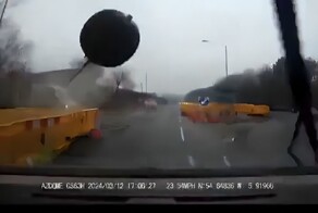 Автомобилистка пережила встречу с оторвавшейся шар-бабой