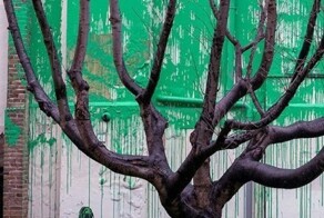 В Лондоне появилось новое граффити Бэнкси