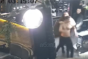 Пьяный Никита Кологривый укусил официантку и устроил дебош в ресторане