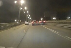 "Извини-подвинься"