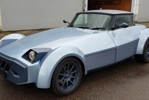 Спорткар со странной внешностью выставили на продажу