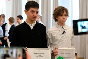 Детский омбудсмен наградила юных героев, которые вывели сотни людей из "Крокуса"