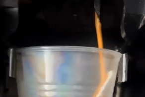 Стаканчик ароматного кофе