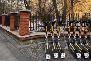 В Москве начали тестировать самокаты с номерами, а в Саратове ввели запрет на передвижение